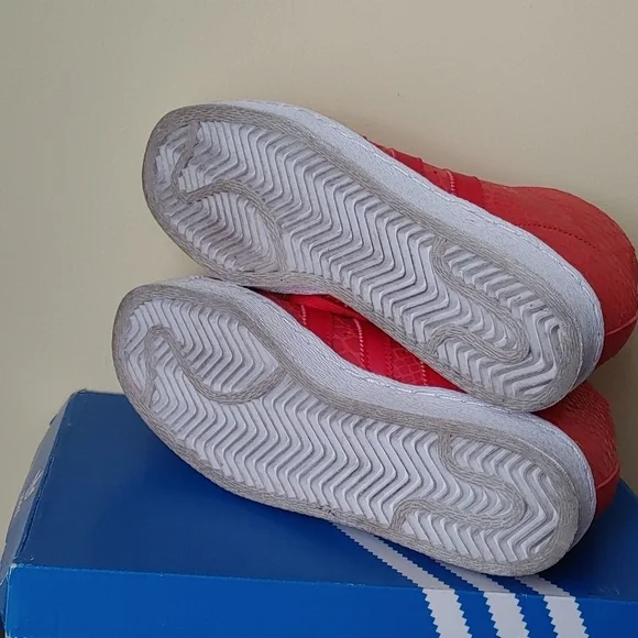 Adidas‎ Women's Red Superstar Up Casual Fashion Sneakers size 5 - Picture 5 of 7